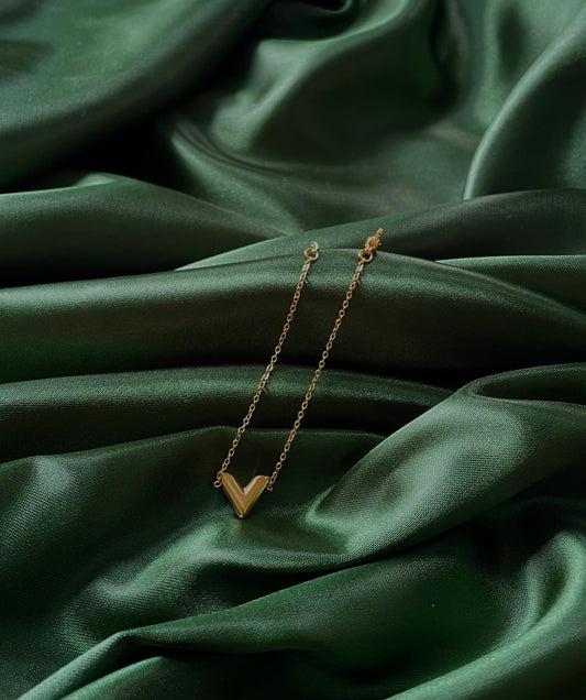 Vella Curve Bracelet