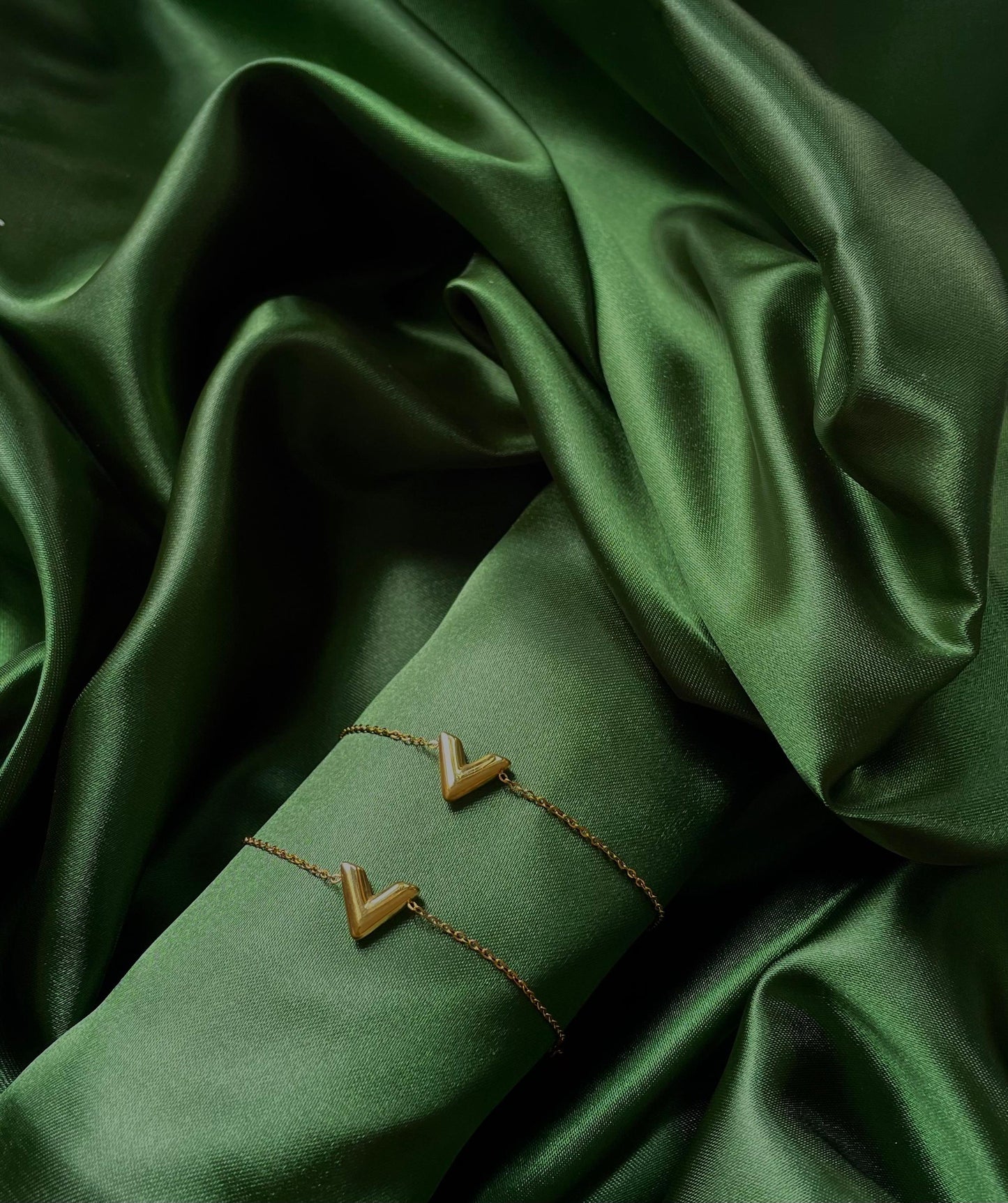 Vella Curve Bracelet