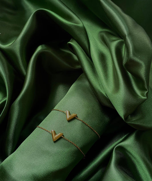 Vella Curve Bracelet